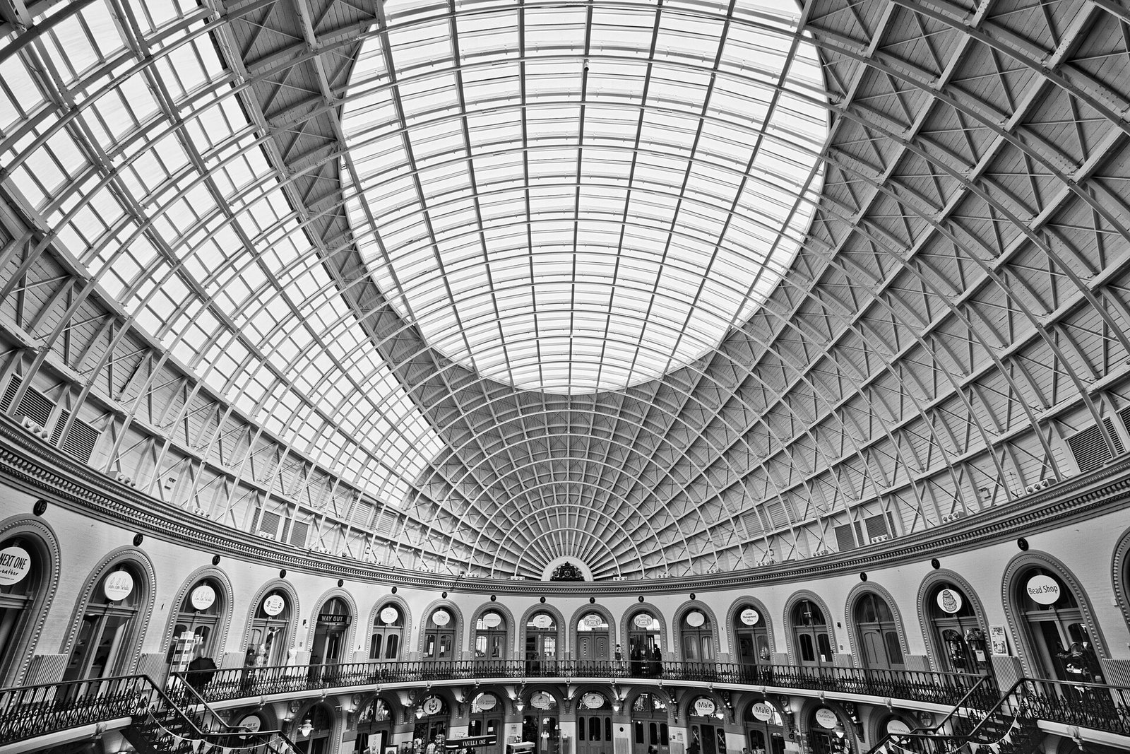 حسابدار ایرانی در لیدز — Leeds 3