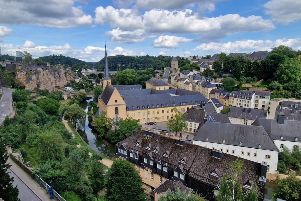 Panorama von Luxemburg-Stadt mit dem Alzette-Tal