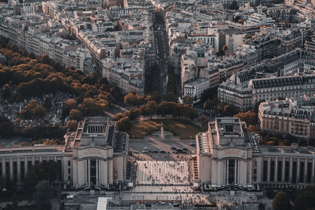 Vue aérienne de Paris avec la Tour Eiffel