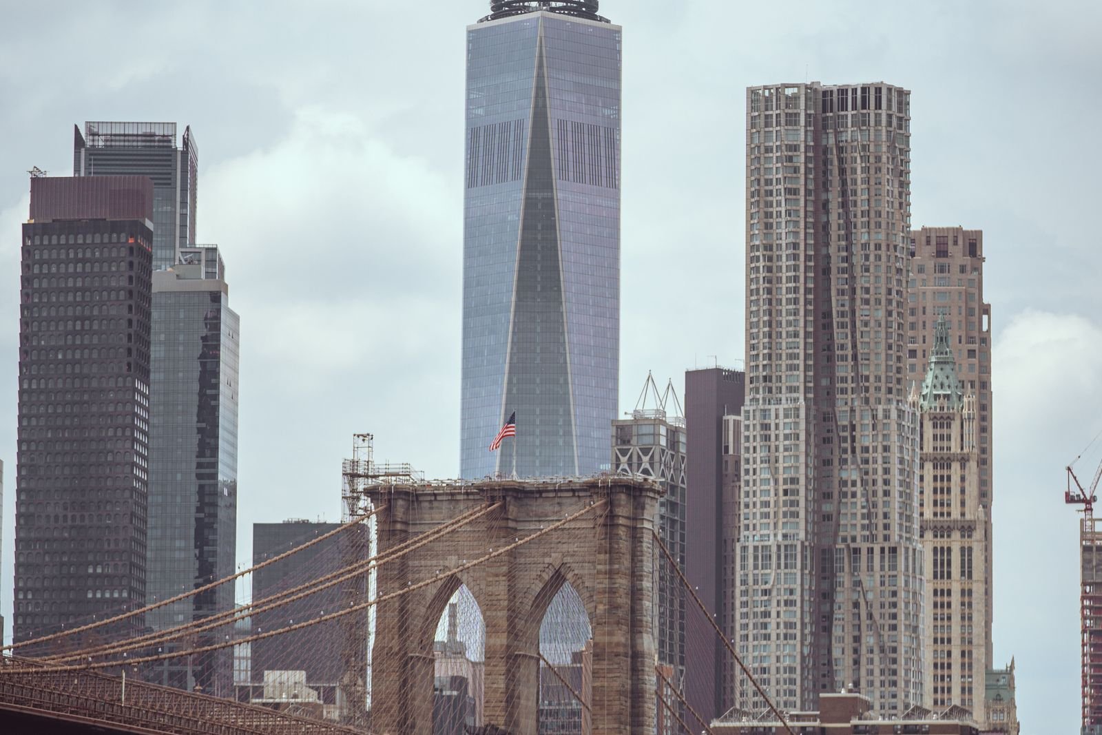 Brooklyn Bridge and Manhattan skyline — UK company formation for US founders, TaxDigit